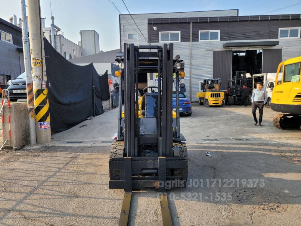 Doosan Forklift 두산LD2.5톤사이드쉬프트  측면