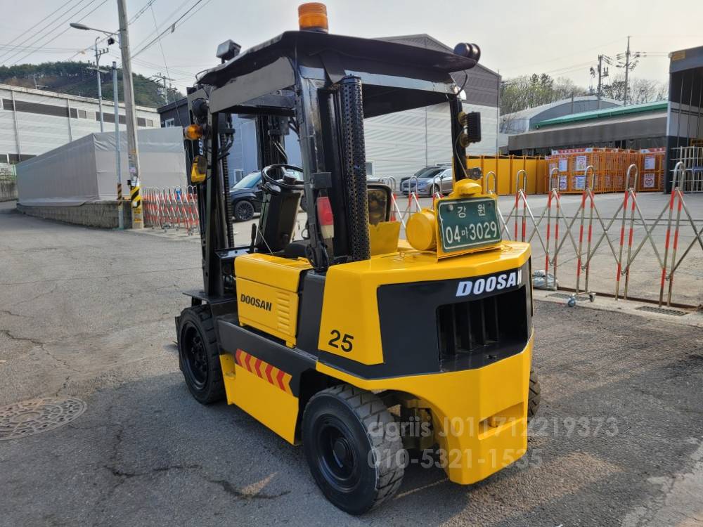 Doosan Forklift 두산LD2.5톤사이드쉬프트  사진 8