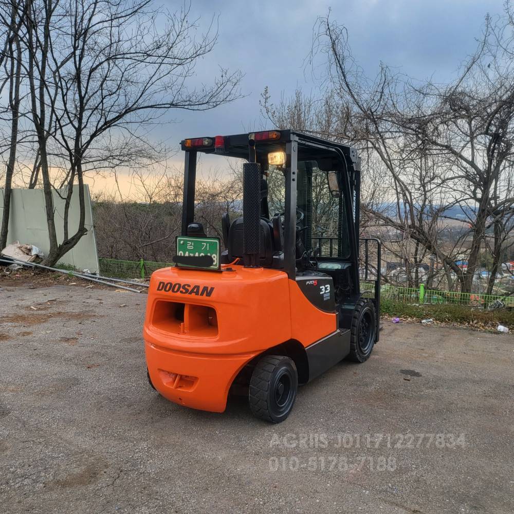 Doosan Forklift 중고지게차 두산 D33SE-5 디젤 3.3톤 지게차   사진 7