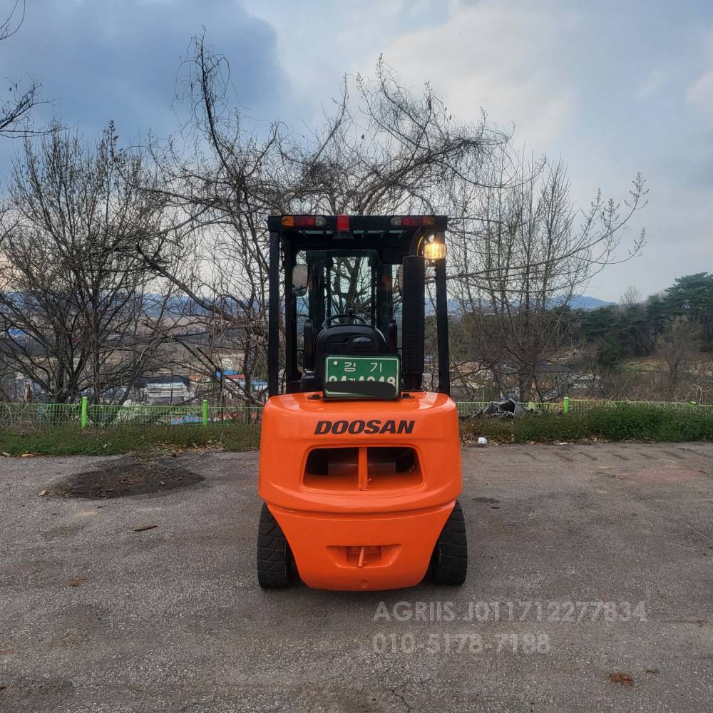 Doosan Forklift 중고지게차 두산 D33SE-5 디젤 3.3톤 지게차   사진 8