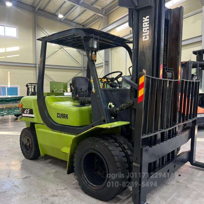 Kukje Forklift 삼성 4.5톤 3단마스타 디젤지게차   측면