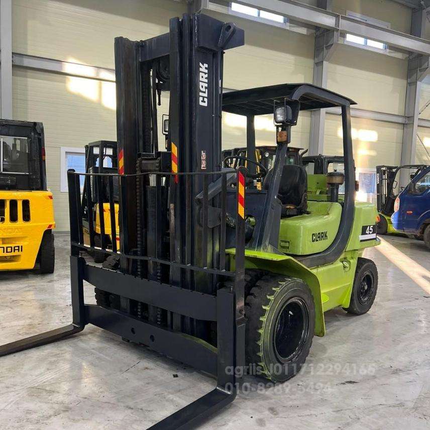 Kukje Forklift 삼성 4.5톤 3단마스타 디젤지게차   엔진내부