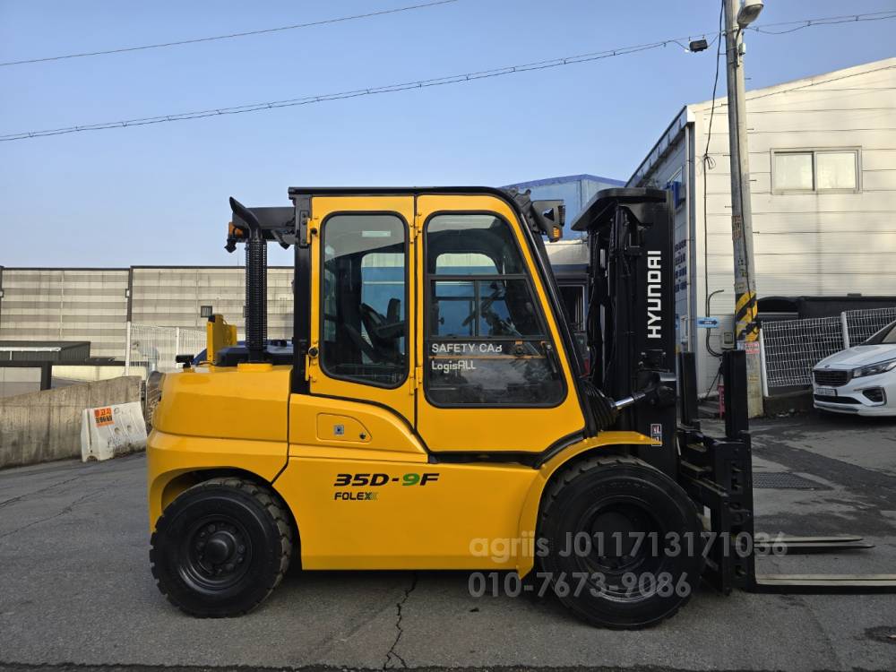 Doosan Forklift 35D-9F 3단마스트 4스풀 풀캐빈  측면