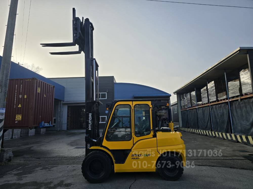 Doosan Forklift 35D-9F 3단마스트 4스풀 풀캐빈  엔진내부