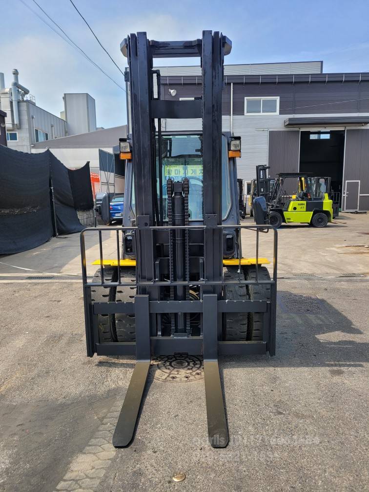 Hyundai Forklift 현대포렉스3.5톤하이3단풀옵션지게차  측면