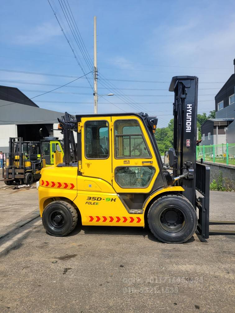 Hyundai Forklift 현대포렉스3.5톤하이3단풀옵션지게차  엔진내부