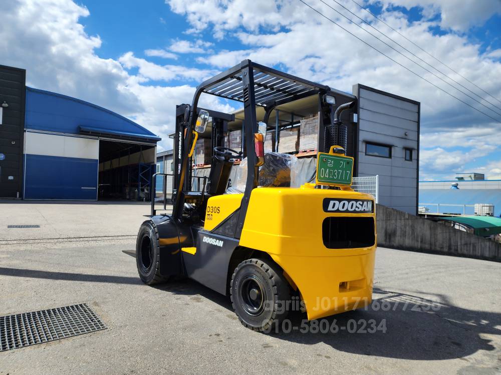 Doosan Forklift 노랭이 3톤 더블타이어 지게차  사진 6