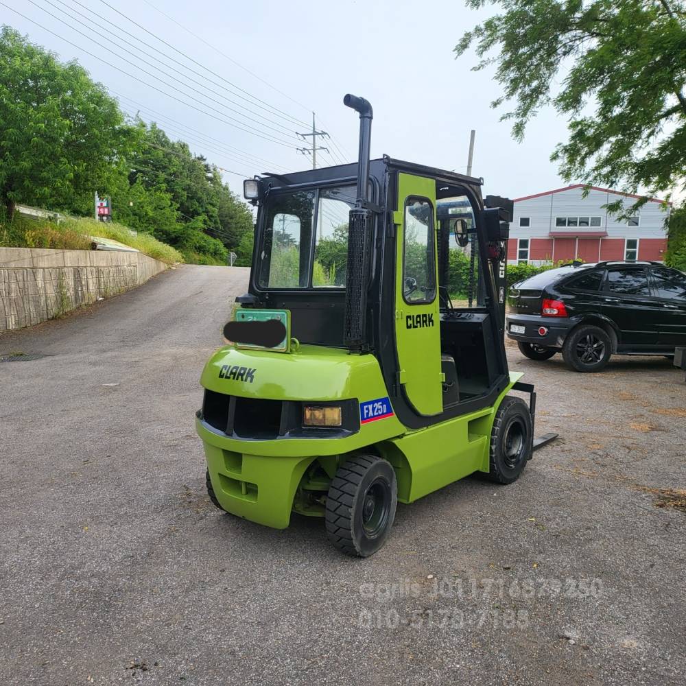 Clark Forklift 중고지게차 클라크 FX25D 디젤 지게차  엔진내부