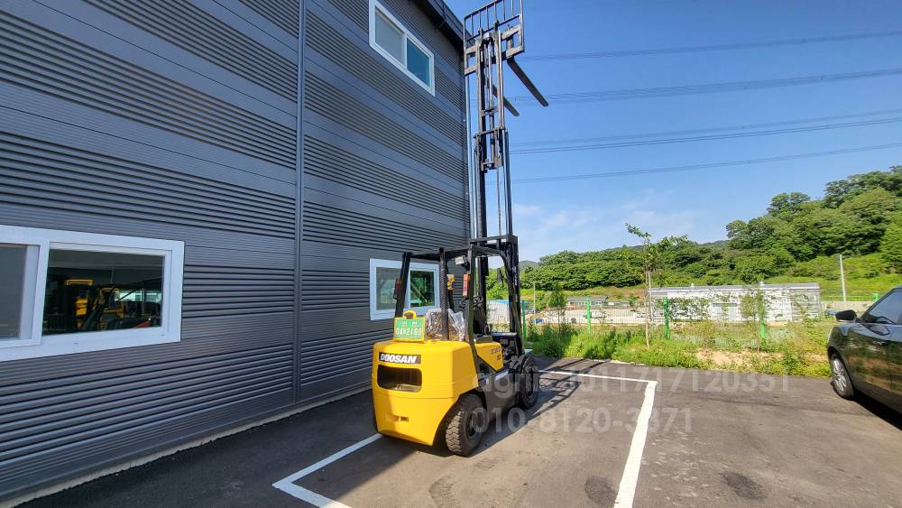 Doosan Forklift D30S-3 3단마스트 5.5미터  측면