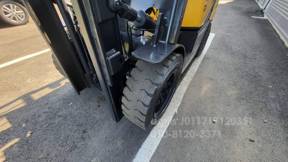 Doosan Forklift D30S-3 3단마스트 5.5미터  엔진내부