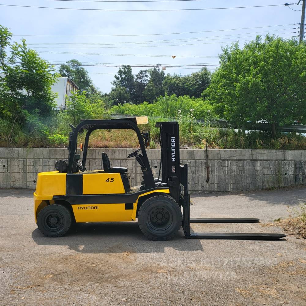 Doosan Forklift 중고지게차 PF45D 디젤 4.5톤 지게차  뒤우측면