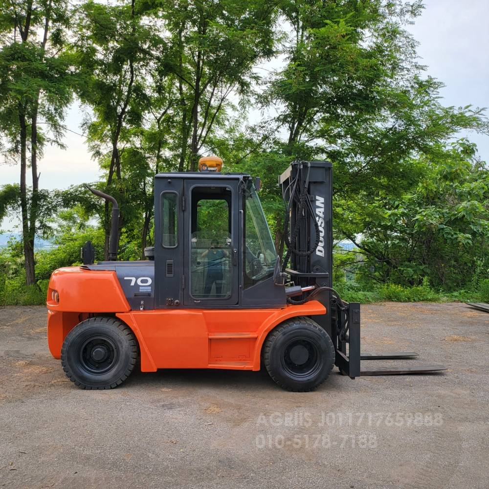 Doosan Forklift 중고지게차 두산 D70S-5 디젤 7톤 3단 지게차캐빈.자동발 