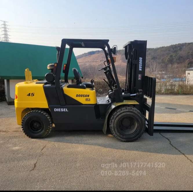 Kukje Forklift 두산 노랭이 4톤 자동발 디젤지게차  측면