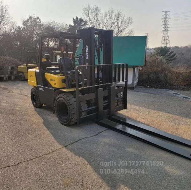 Kukje Forklift 두산 노랭이 4톤 자동발 디젤지게차  운전석