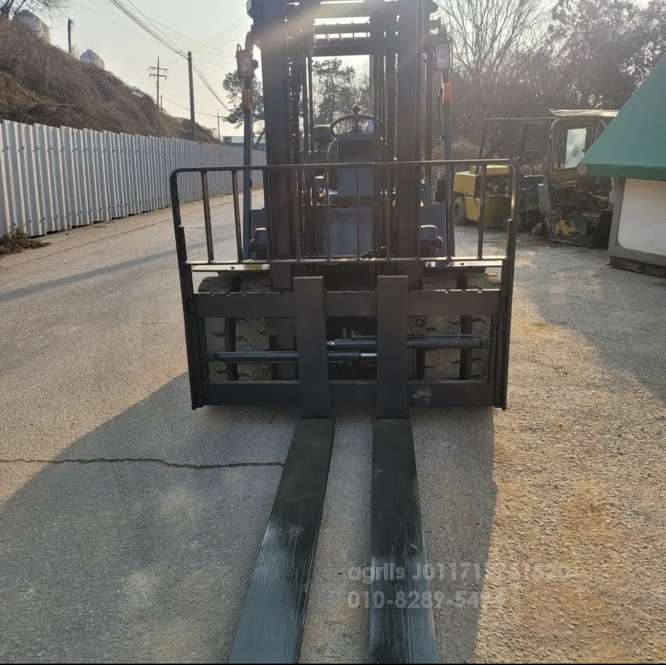 Kukje Forklift 두산 노랭이 4톤 자동발 디젤지게차  엔진내부