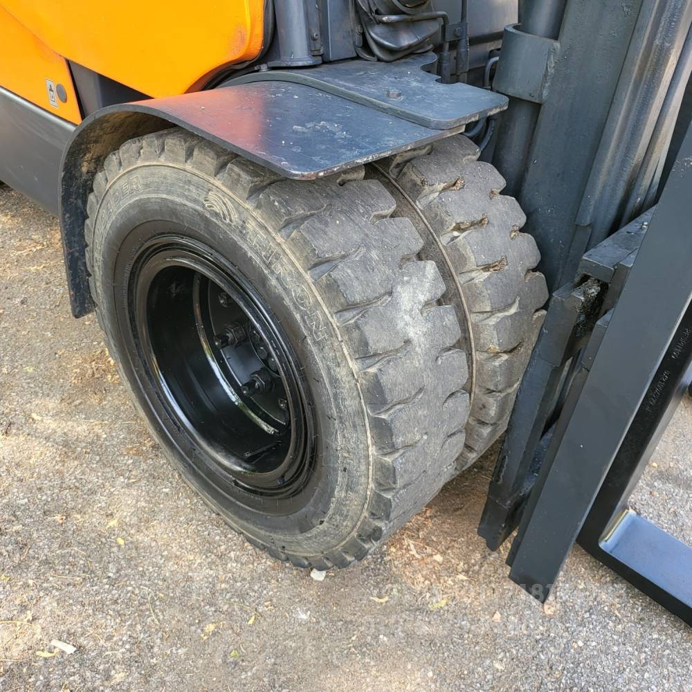 Doosan Forklift 중고지게차 두산 D30S-5 디젤 지게차캐빈.더블타이어.사이드쉬프트  사진 10