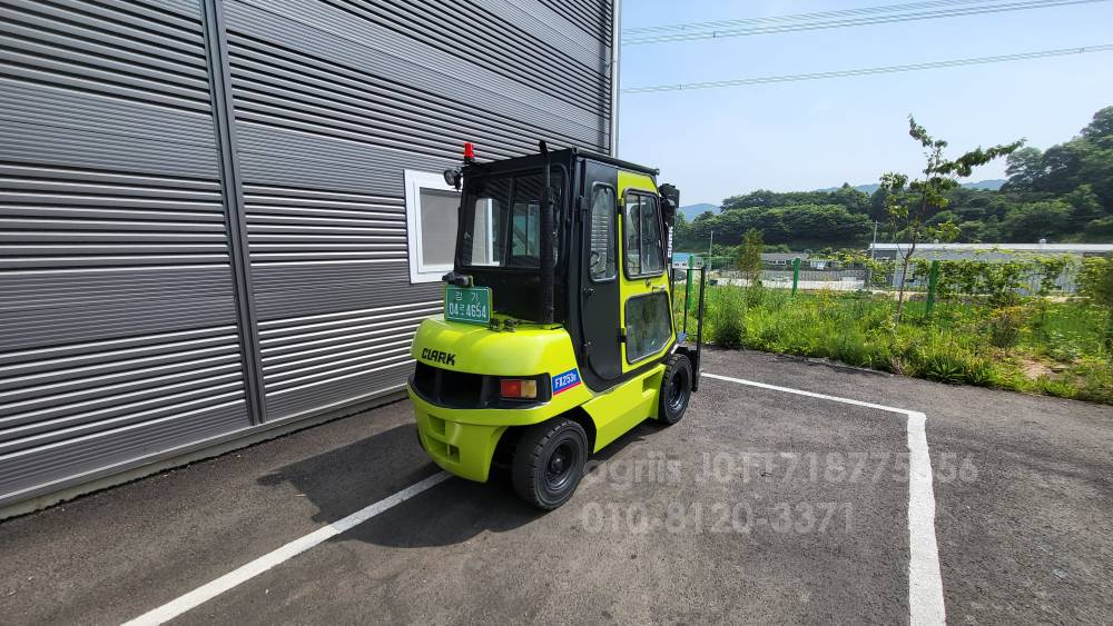 Clark Forklift 클라크2.5톤2007년식  측면