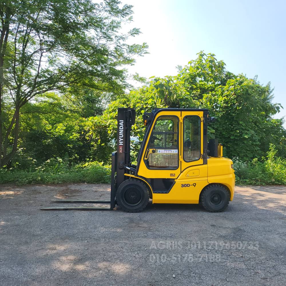 Hyundai Forklift 중고지게차 포렉스 30D-9 디젤 3톤 지게차캐빈.에어컨.히터.후방카메라 