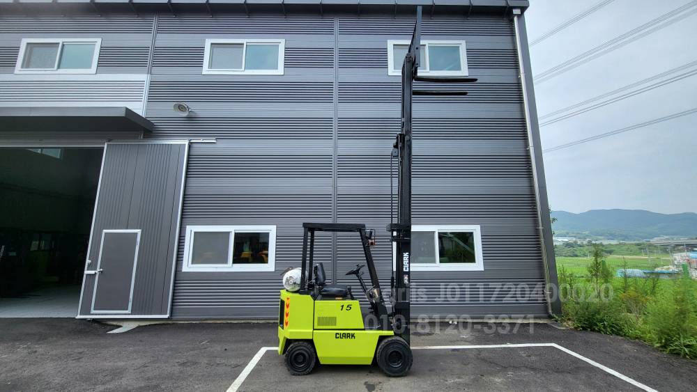 Clark Forklift 클라크 1.5톤 3단마스트  뒤우측면