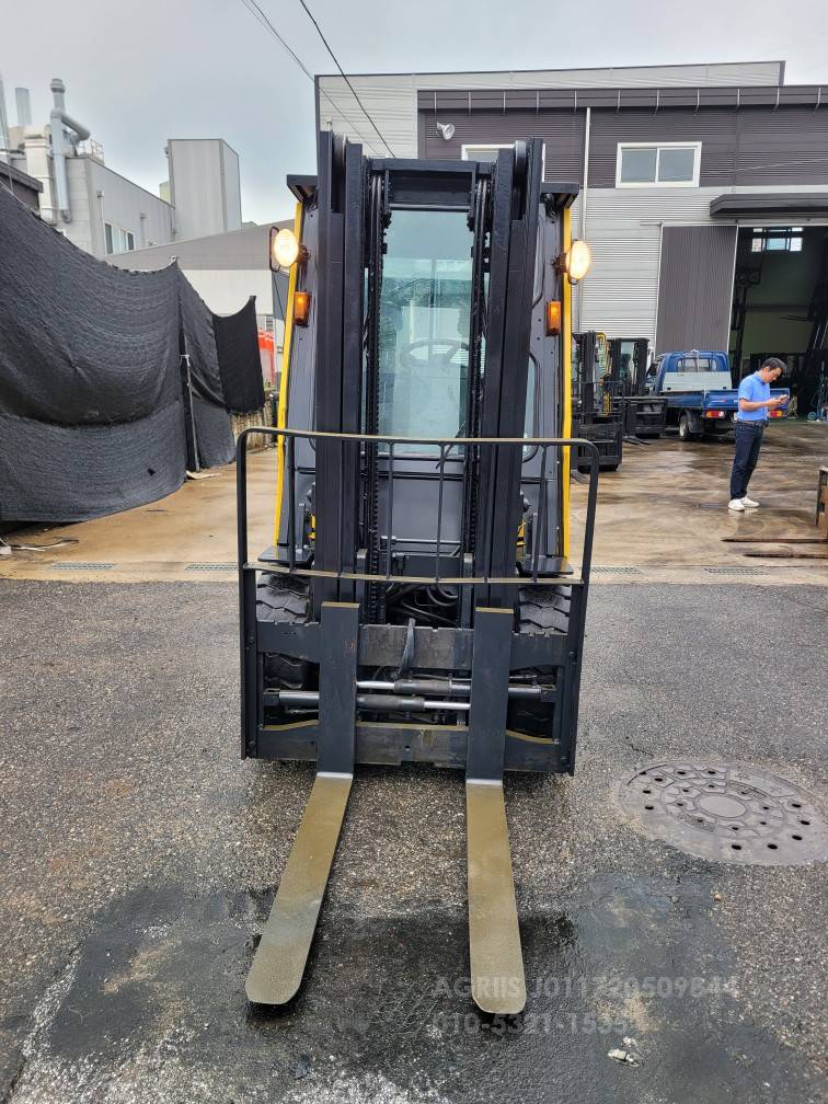 Doosan Forklift 두산3톤풀옵션중고지게차  측면