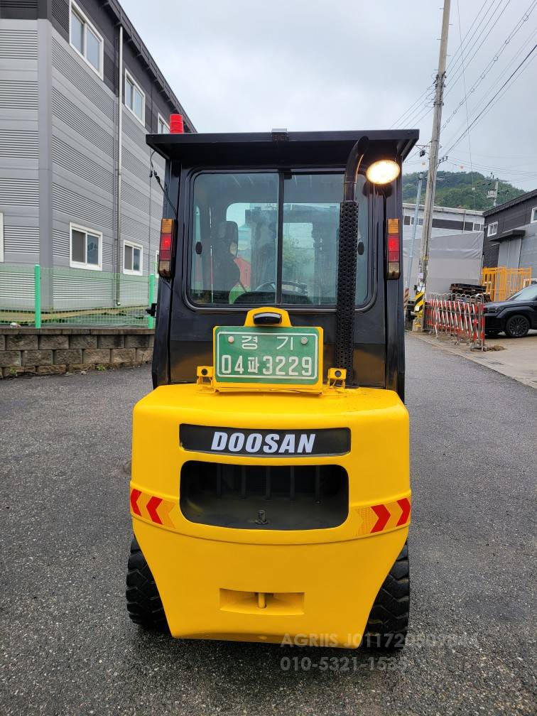 Doosan Forklift 두산3톤풀옵션중고지게차  사진 7