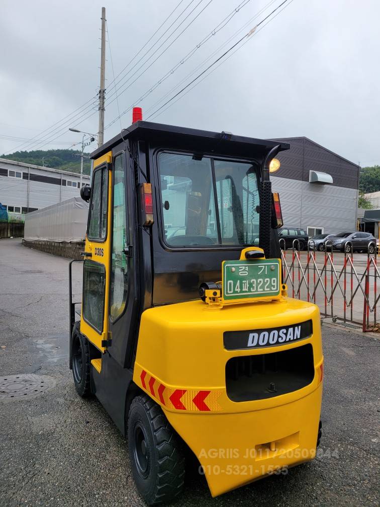 Doosan Forklift 두산3톤풀옵션중고지게차  사진 8