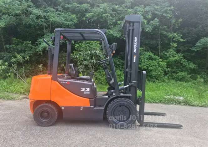 Doosan Forklift 두산3.3톤 디젤지게차 자동발  운전석