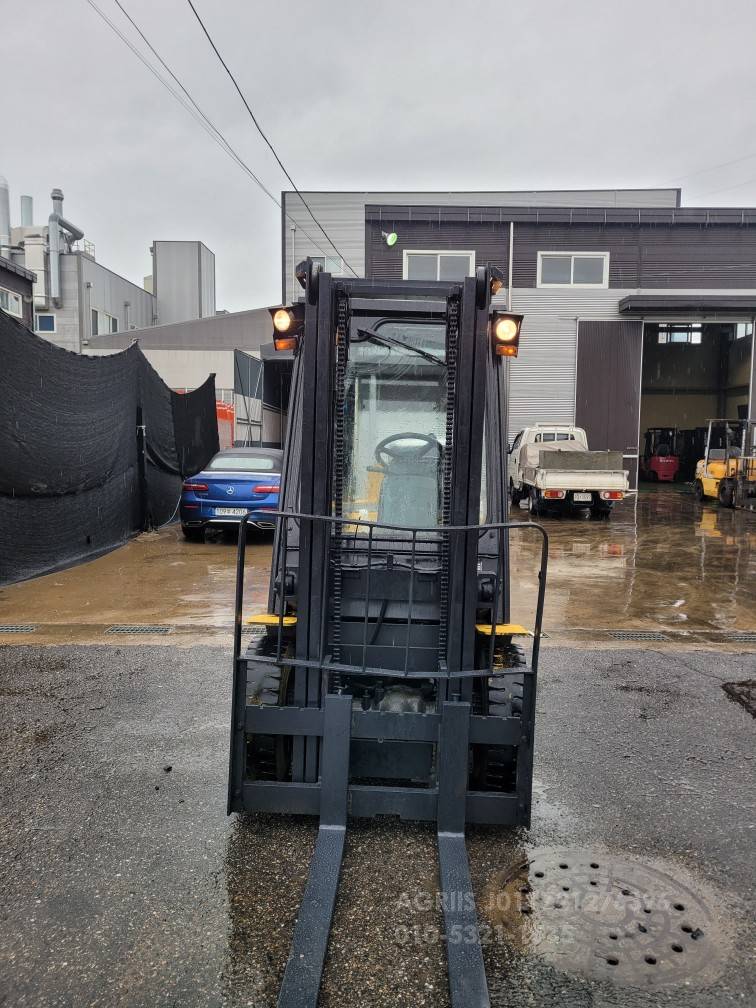 Hyundai Forklift 현대포렉스2톤지게차  측면