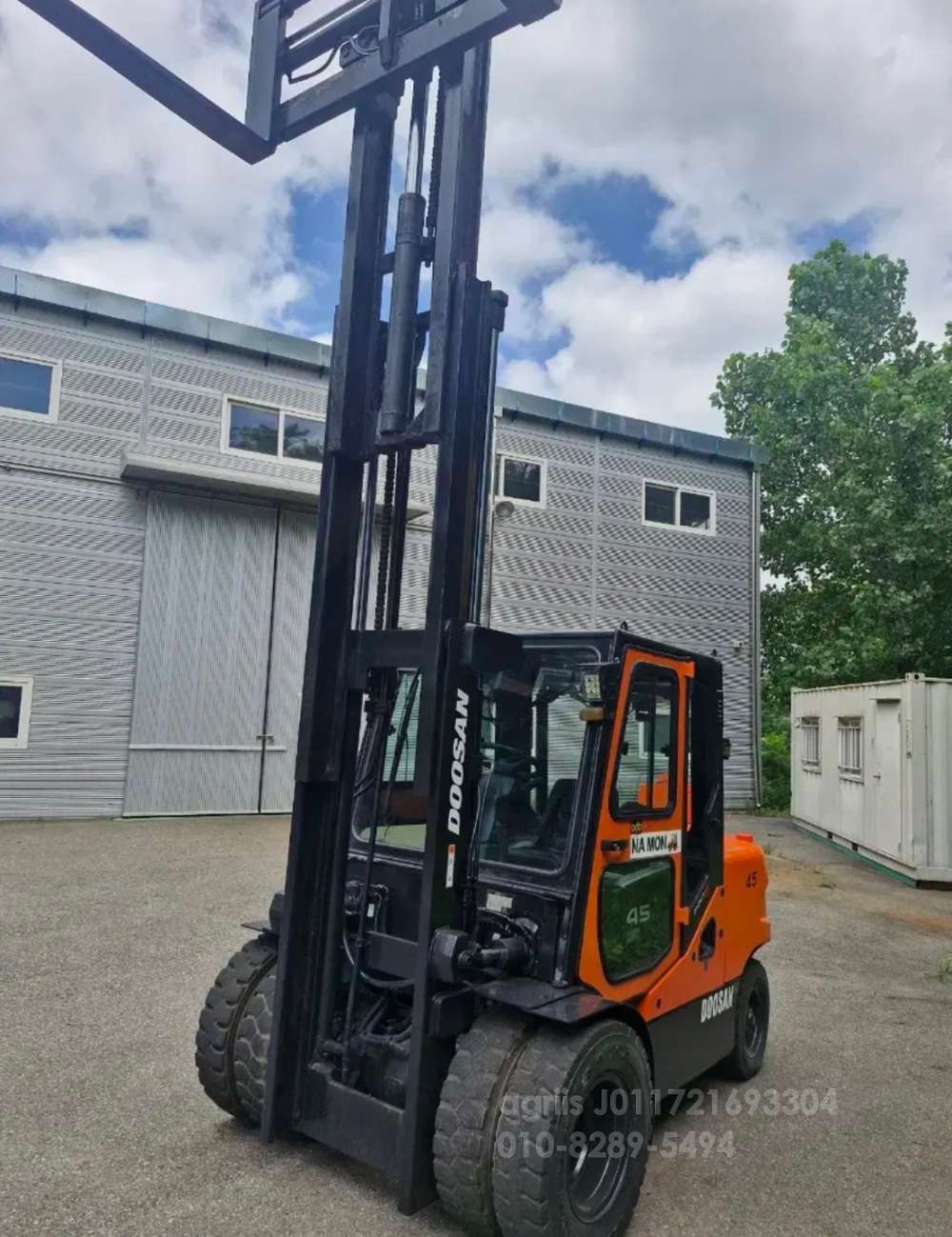 Doosan Forklift 두산4.5톤 3단마스타 캐빈 디젤지게차  운전석