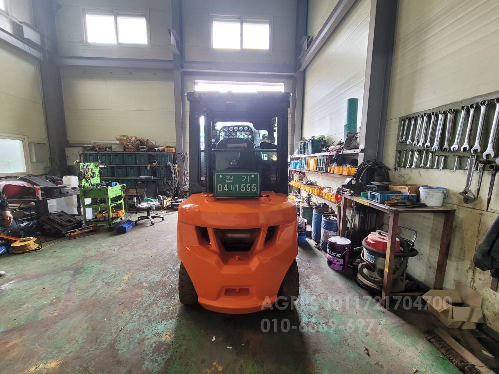  Forklift 지게차  측면