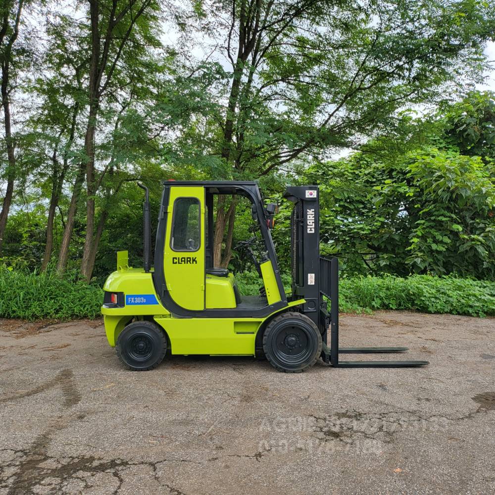 Clark Forklift 중고지게차 클라크 FX303D 디젤 지게차통타이어.사이드쉬프트 