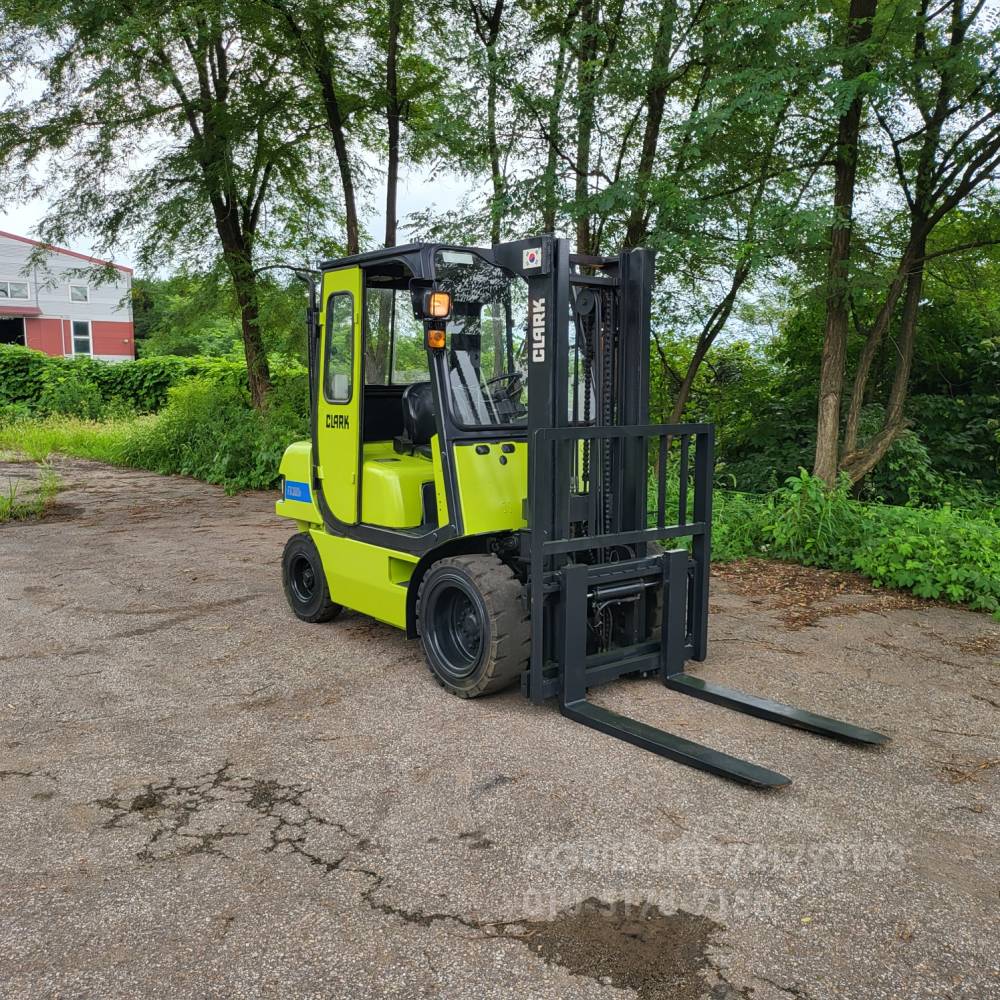 Clark Forklift 중고지게차 클라크 FX303D 디젤 지게차통타이어.사이드쉬프트  운전석