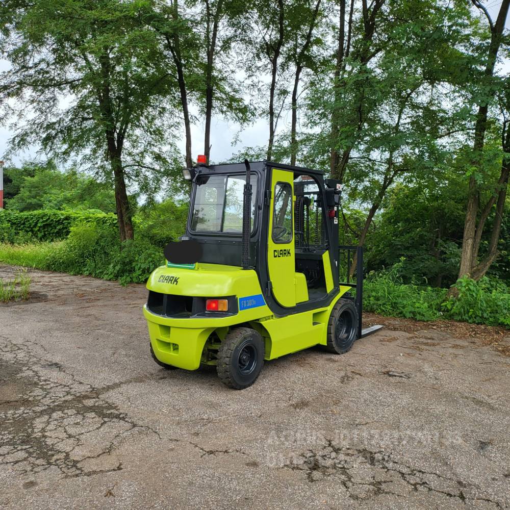 Clark Forklift 중고지게차 클라크 FX303D 디젤 지게차통타이어.사이드쉬프트  사진 6