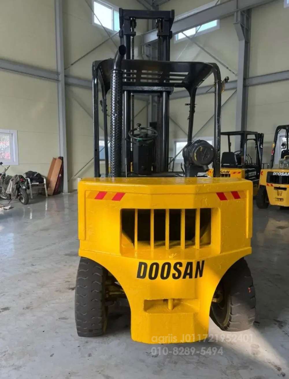 Doosan Forklift 두산3톤하이마스타  운전석