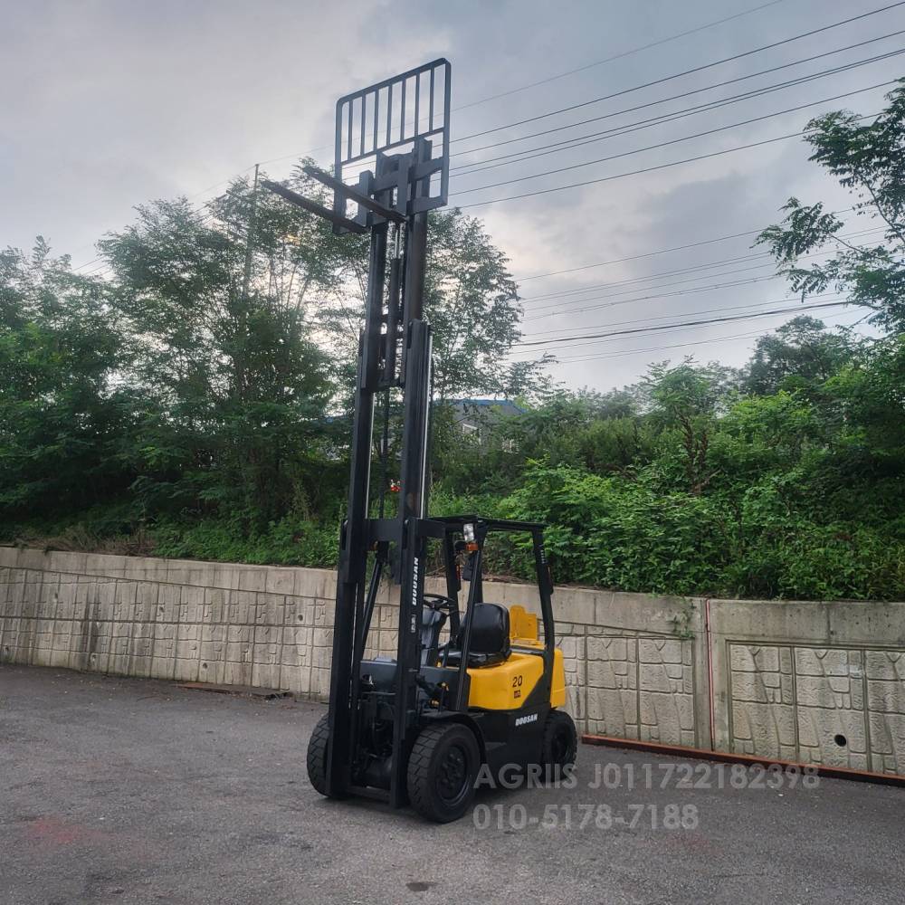 Doosan Forklift 중고지게차 두산 D20S-3 디젤 2톤 3단 지게차 3단마스트  사진 6