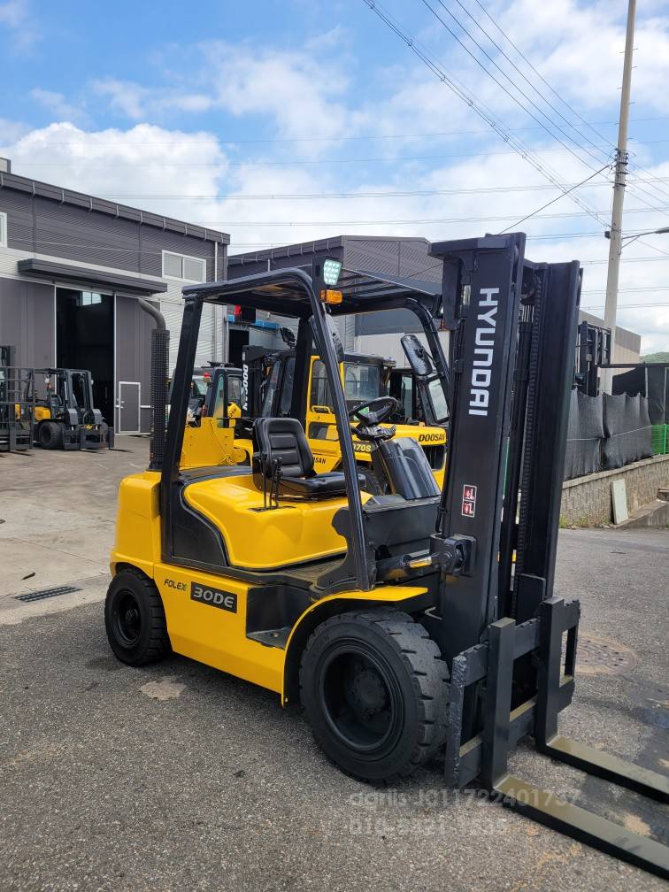 Hyundai Forklift 현대포렉스3톤중고지게차  운전석