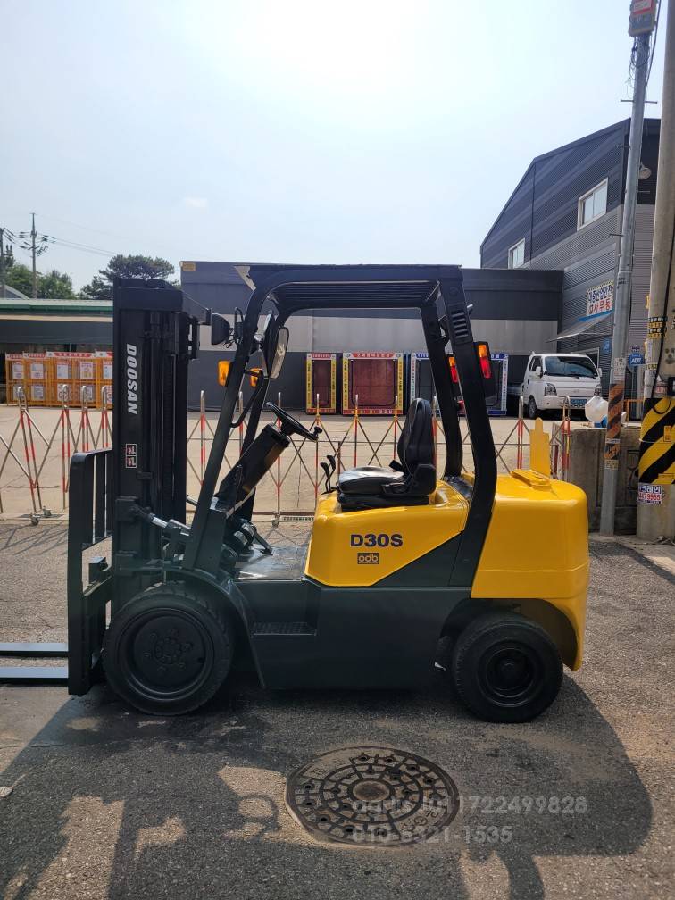 Doosan Forklift 두산 D30S-3중고지게차   뒤우측면