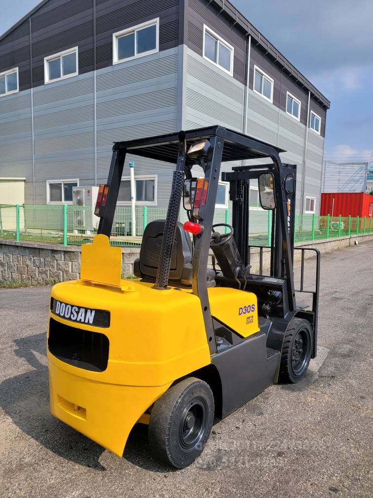 Doosan Forklift 두산 D30S-3중고지게차   사진 6