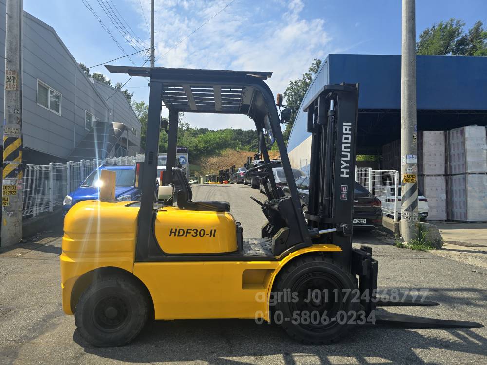 Hyundai Forklift HDF3톤 싸이드쉬프트 지게차  측면