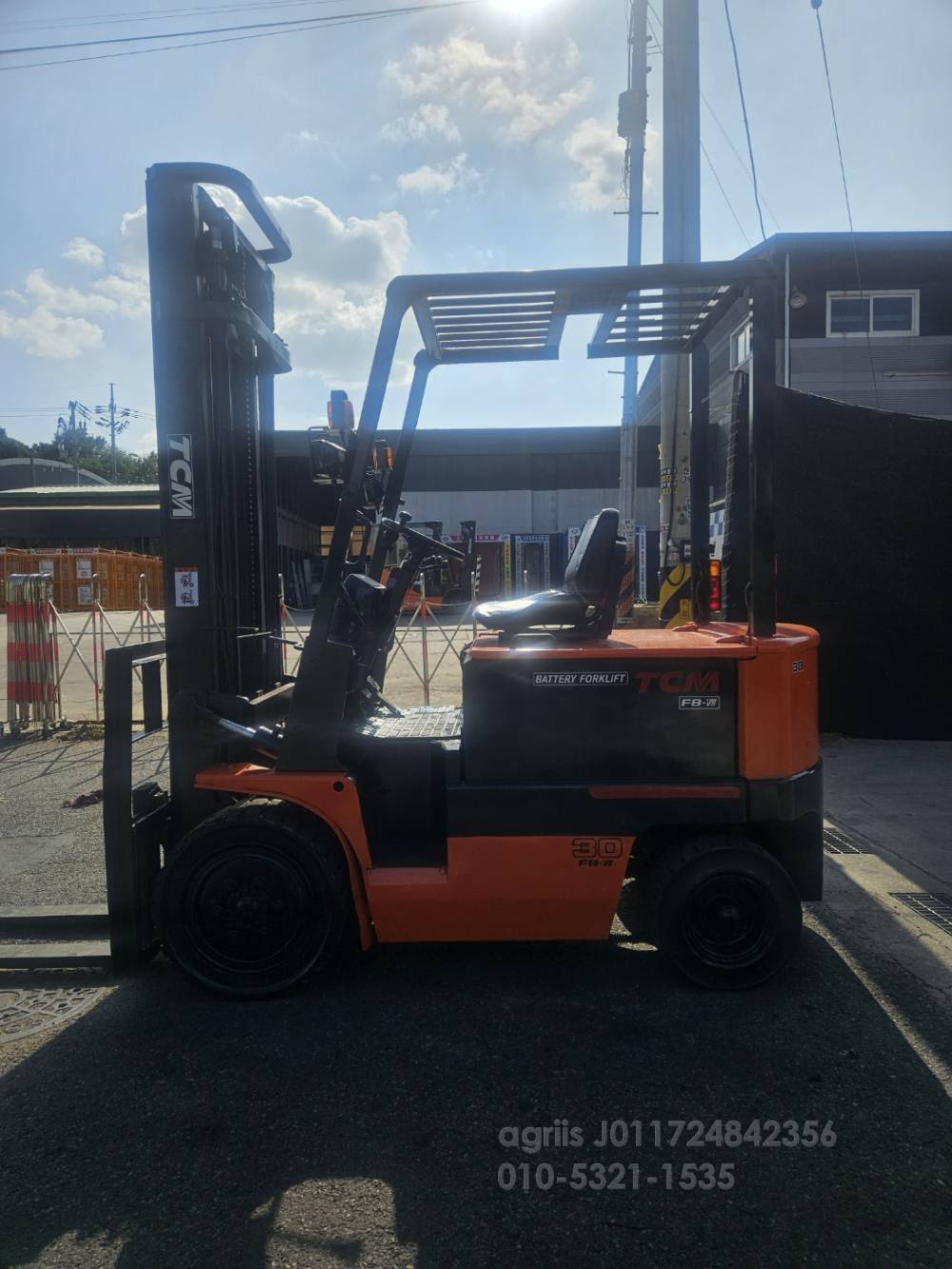  Forklift TCM 3톤 전동지게차  측면