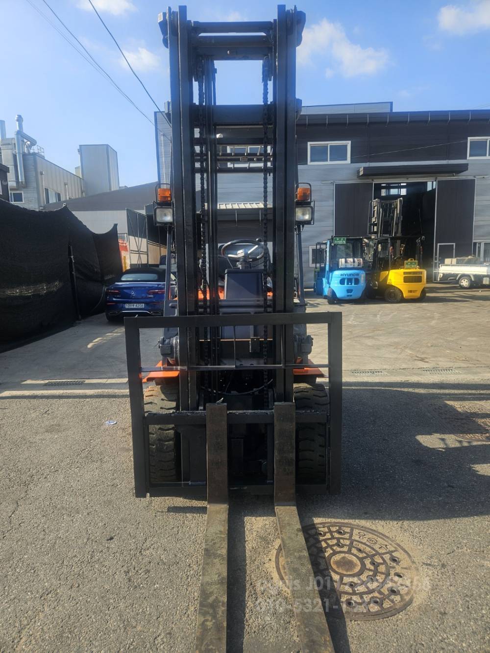  Forklift TCM 3톤 전동지게차  운전석