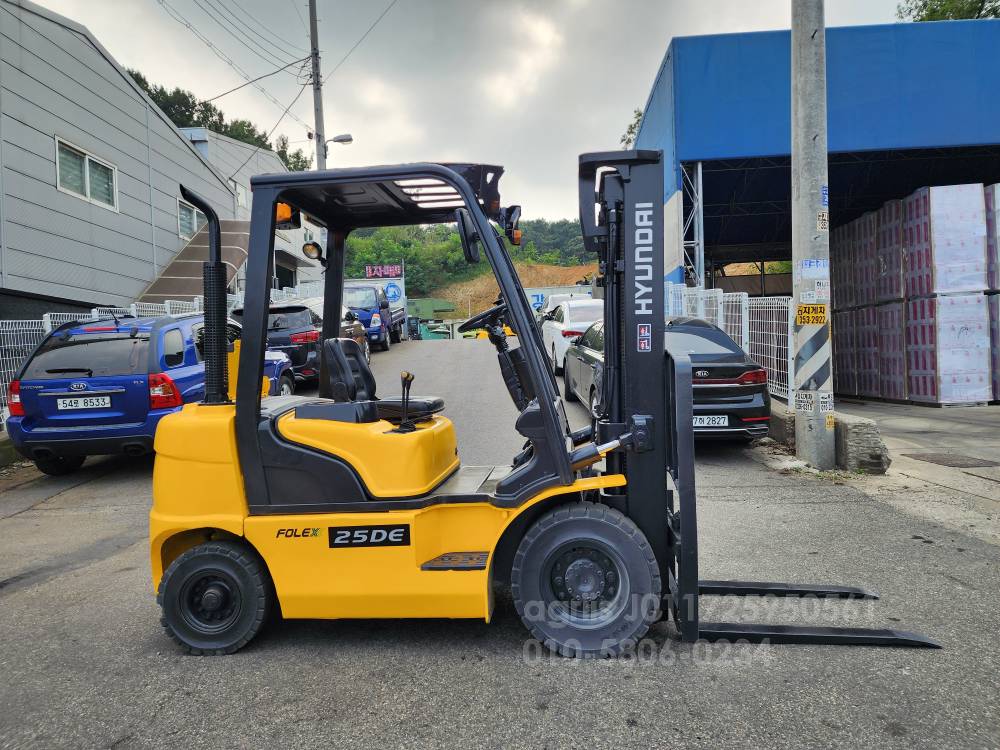 Hyundai Forklift 포렉스2.5톤12년식지게차  엔진내부