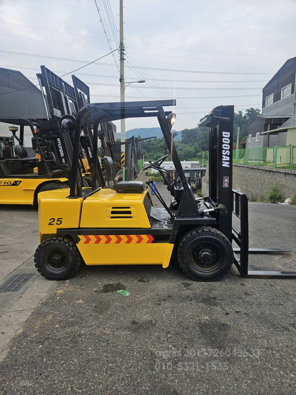 Doosan Forklift 두산2.5톤중고지게차  엔진내부