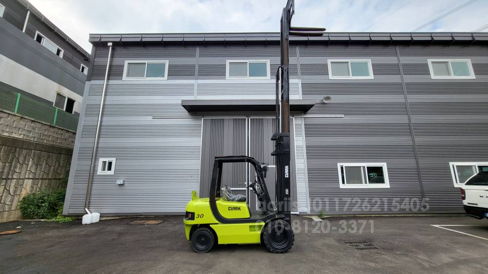 Clark Forklift FX30D  뒤우측면