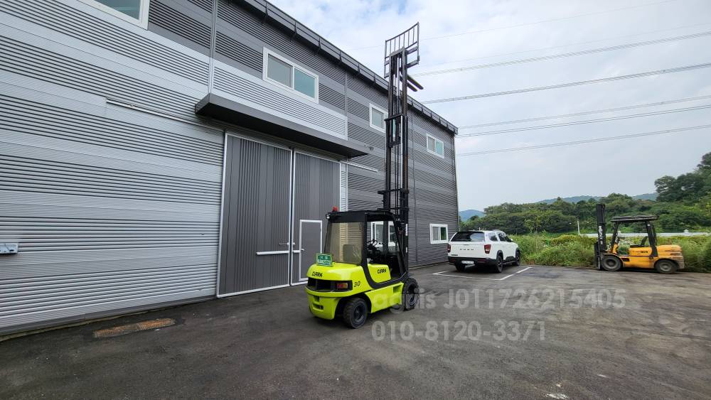 Clark Forklift FX30D  측면