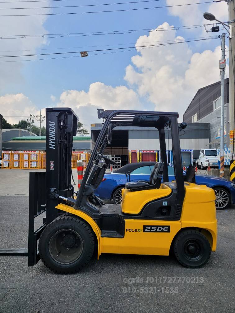 Hyundai Forklift 현대2.5톤더블타이어  뒤우측면