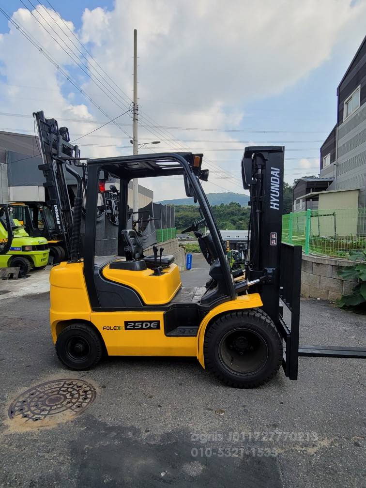 Hyundai Forklift 현대2.5톤더블타이어  엔진내부