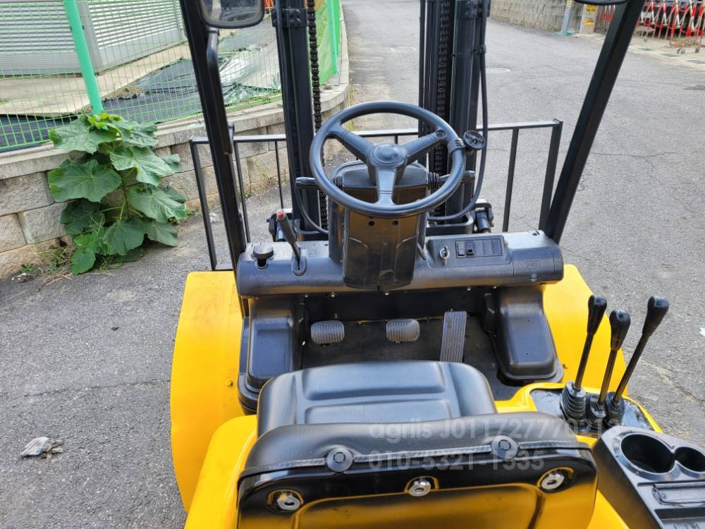 Hyundai Forklift 현대2.5톤더블타이어  사진 10