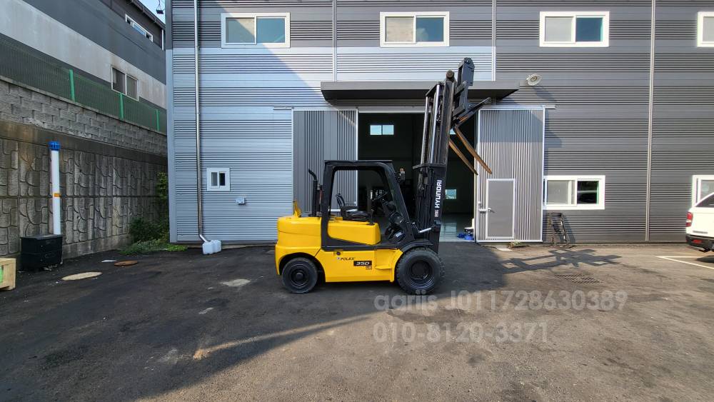 Hyundai Forklift FOREX35D 힌지드  뒤우측면