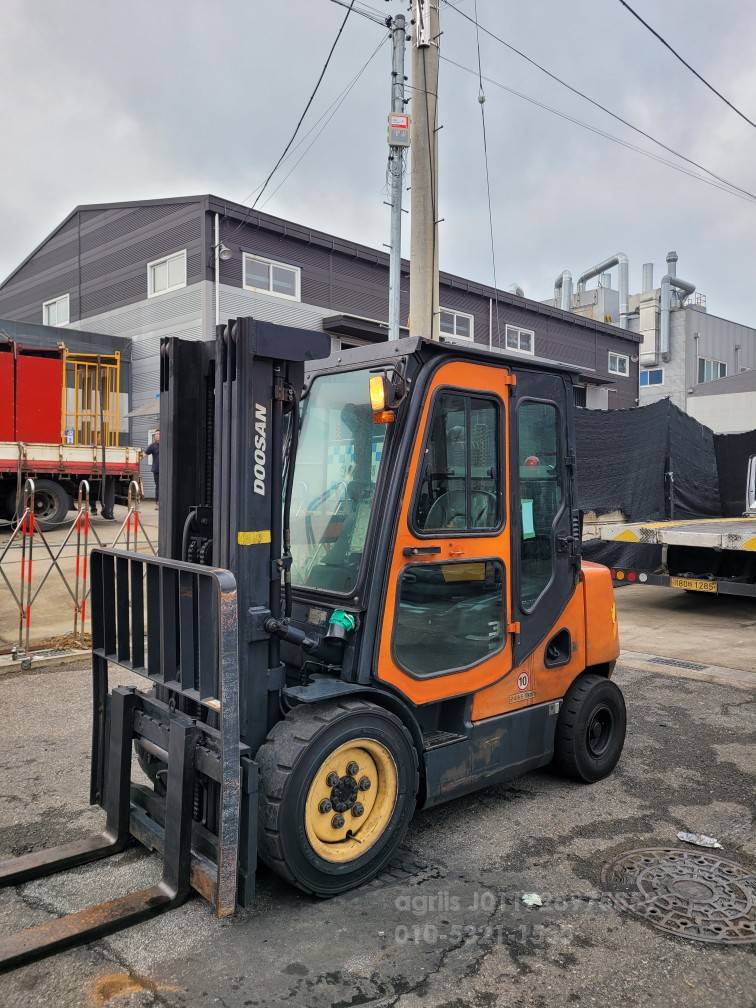 Doosan Forklift 두산3톤3단풀옵션중고지게차 